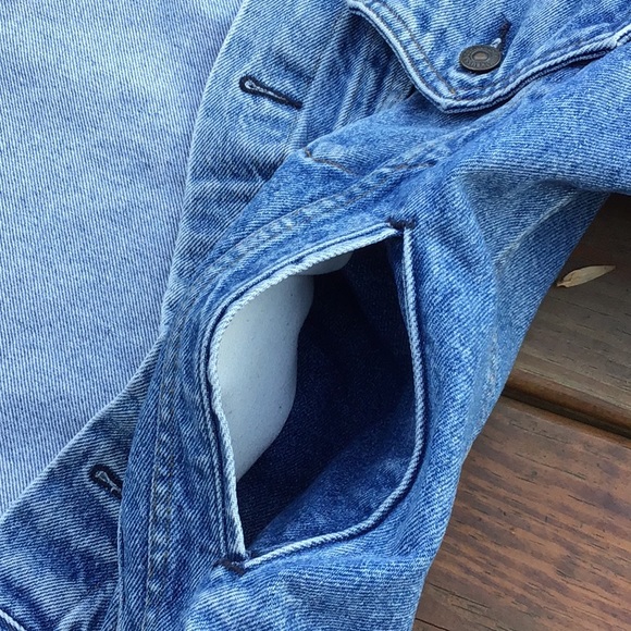 Levi’s Jean Jacket - Picture 8 of 11